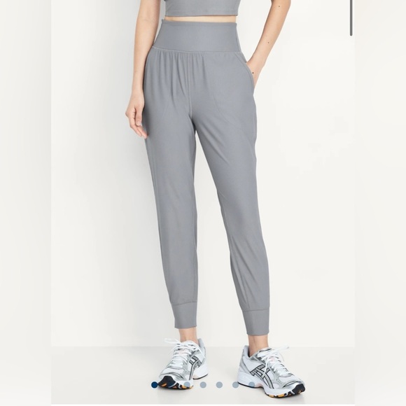 🅢🅐🅛🅔 🇺🇸 Grey Old Navy High Rise joggers with side pockets. Brand NEW!! - Picture 1 of 5